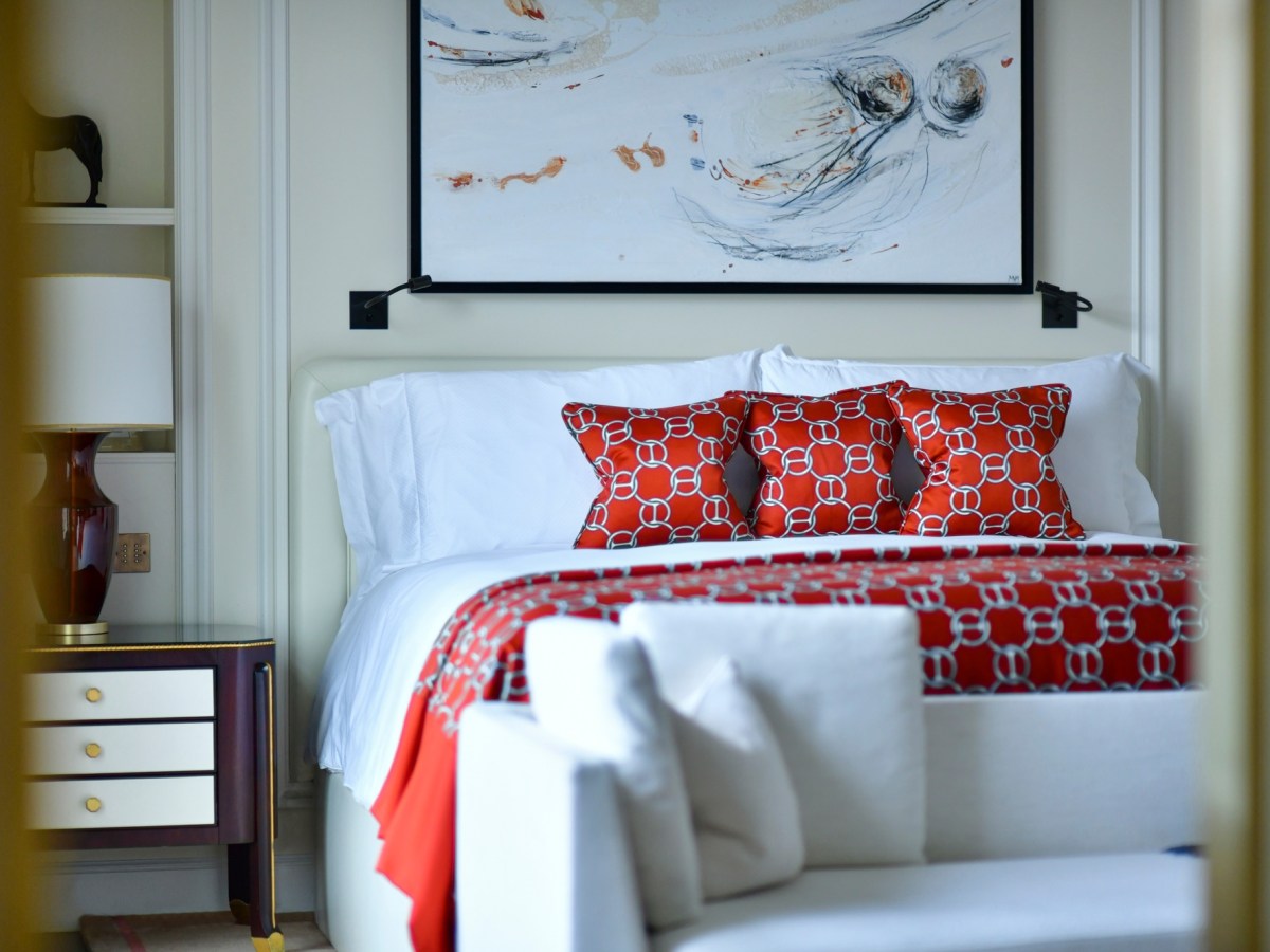 Tielle Love Luxury seeks five-star hotel bed tester, needs someone to sleep on the&nbsp;job