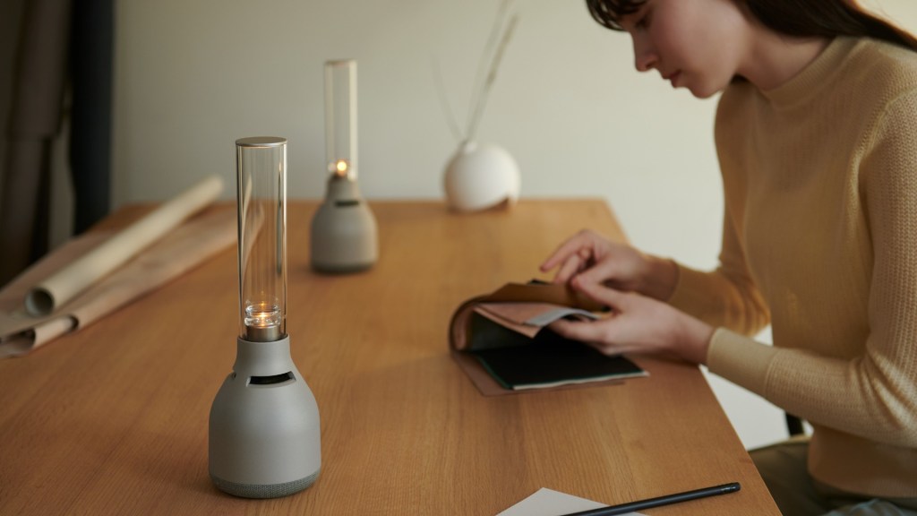 Two LSPX-S3 Sony speakers paired to give stereo sound