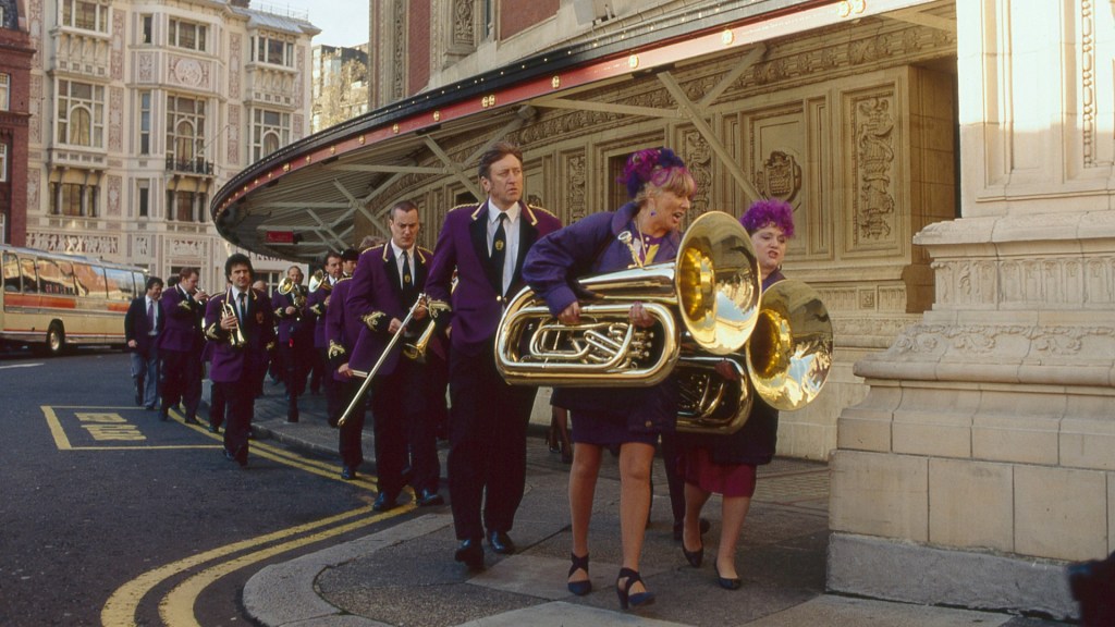 The Brassed Off cast march into the Royal Albert Hall