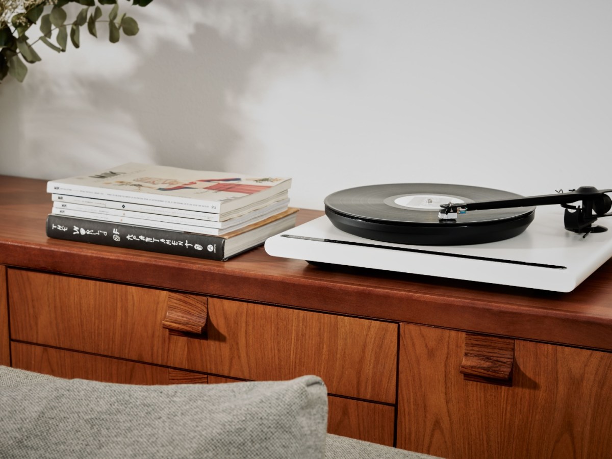 Roksan Attessa turntable and streaming amp combo dress to&nbsp;impress