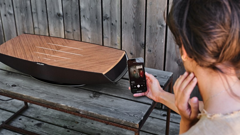 Sonus faber Omnia wireless music system being controlled by app
