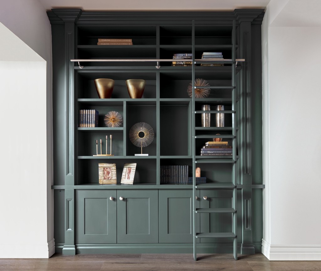 Bespoke library storage in an alcove