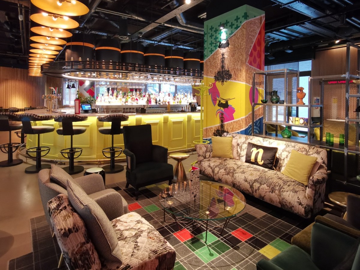 Arty London hotel celebrates pop culture icons: nHow London hotel&nbsp;review