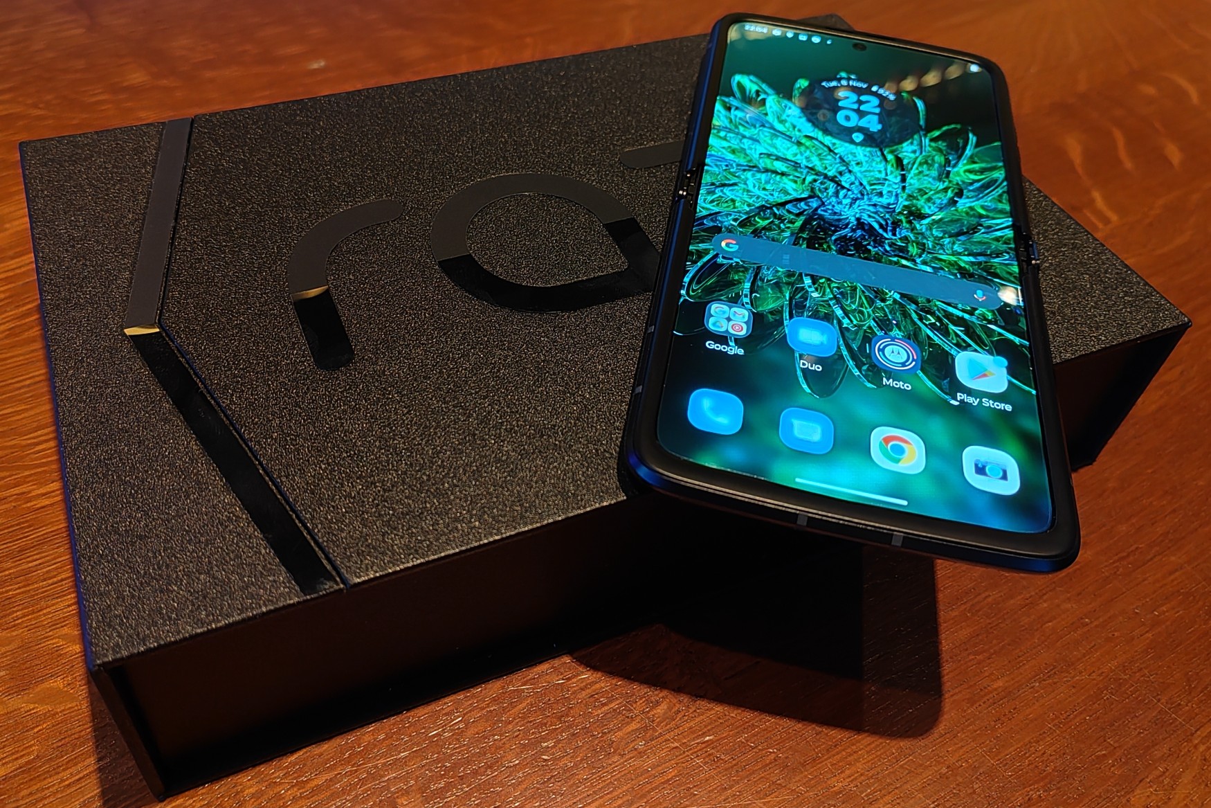 The Motorola Razr 2022 smartphone fully open