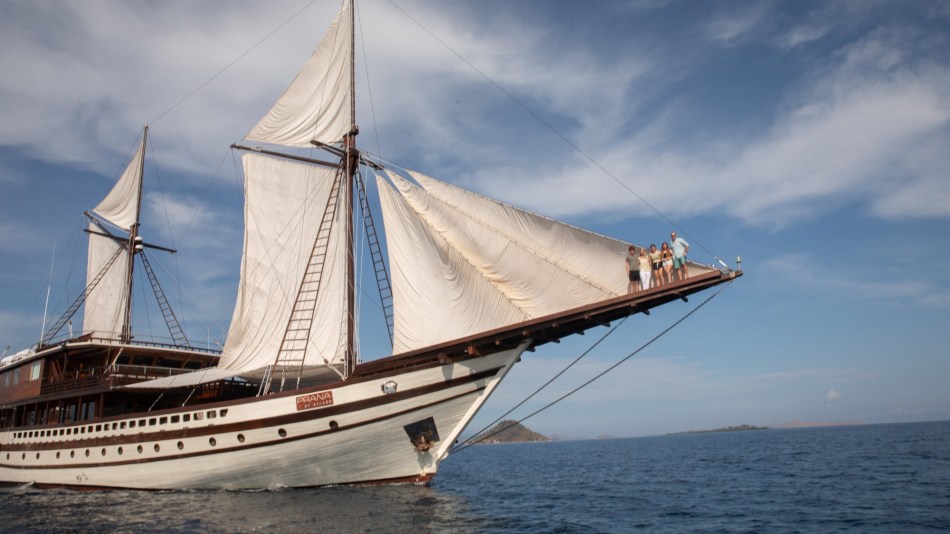 The House of DreamMaker luxury boat trip