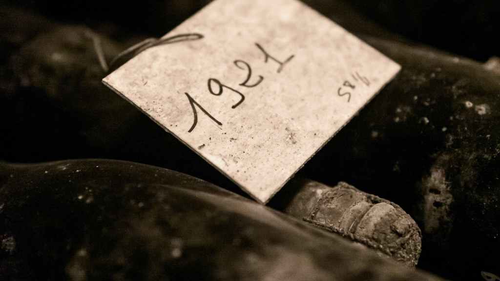 A dusty Champagne Lanson rare 1921 vintage bottle