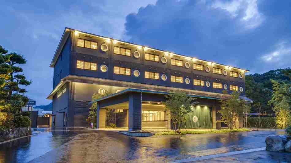 Ureshino Yadoya ryokan at night