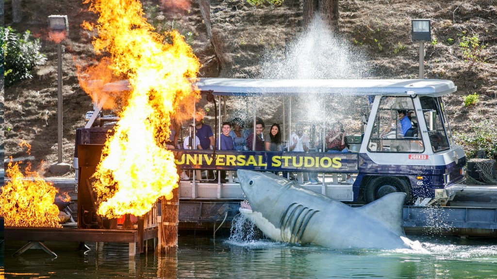 Universal Studios Studio Tour - Jaws Lake