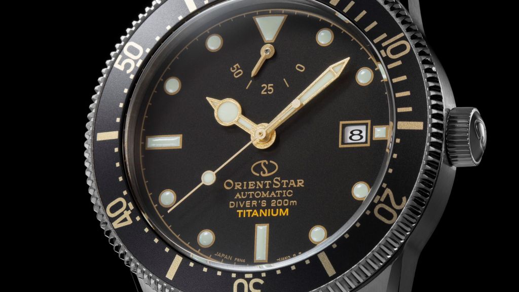 M42 Diver 1964 2nd Edition F6 Date 200m close up