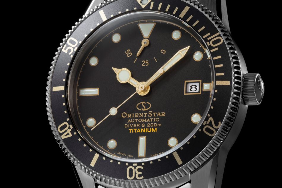 M42 Diver 1964 2nd Edition F6 Date 200m close up