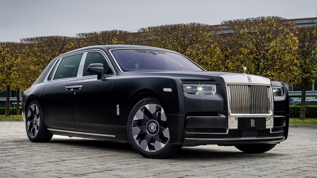 Rolls Royce Phantom Dragon on drive
