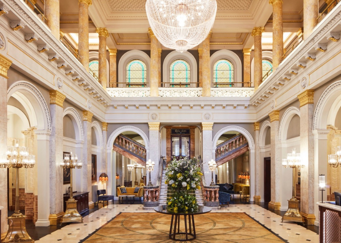 Clermont Victoria Hotel lobby 