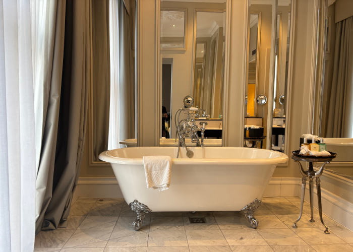 Signature Suite bathroom at Clermont Victoria