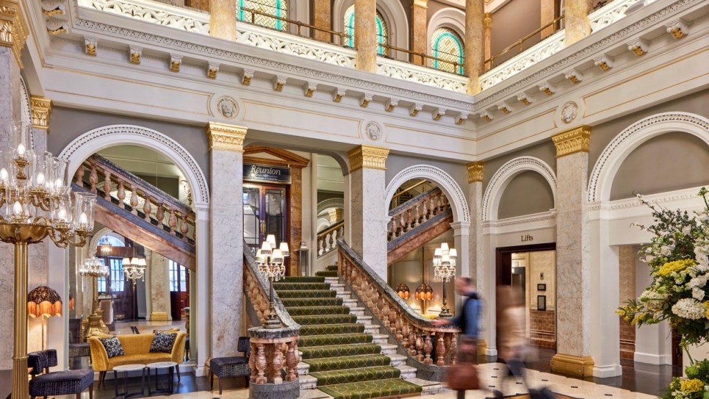 Clermont Victoria Hotel, London, lobby