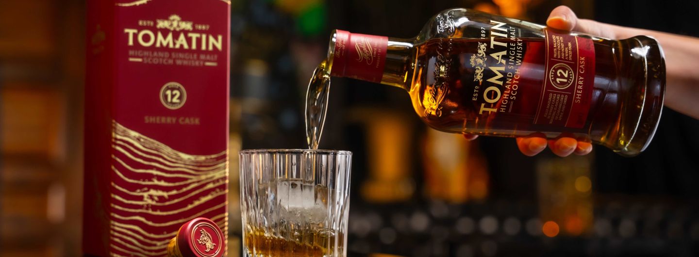 Tomatin 12 Sherry Cask Lifestyle Image