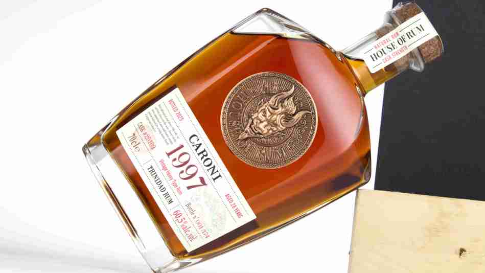 HOUSE OF RUM CARONI 1997 at an angle