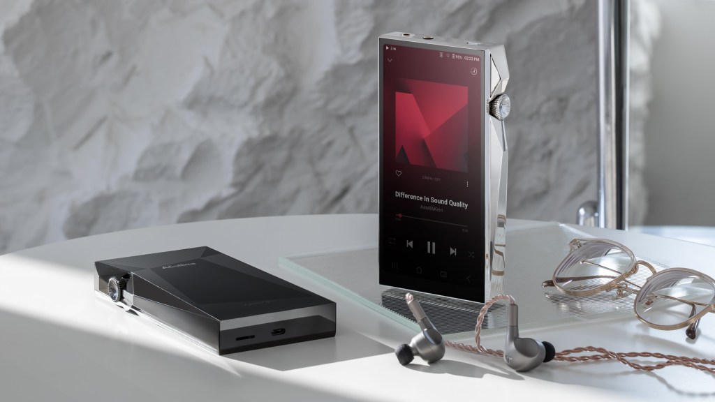 Astell and Kern Luna with SP4000