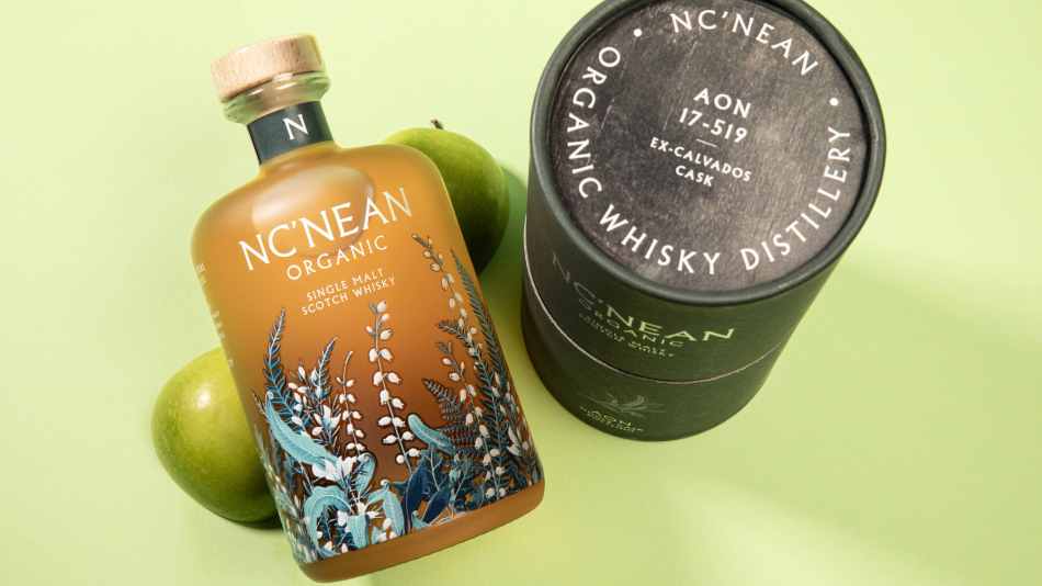 Nc'nean Calvados label close up