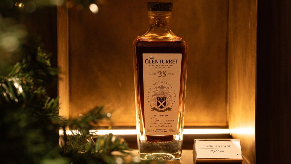 Glenturret 25 YO and Christmas tree