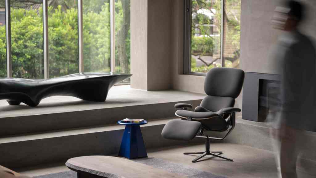 DavidHugh floatation chair in a lifestyle setting