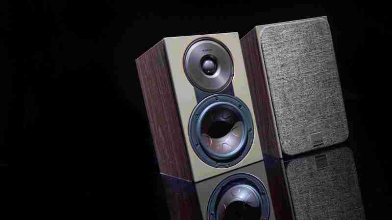 DALI SONIK speakers on black