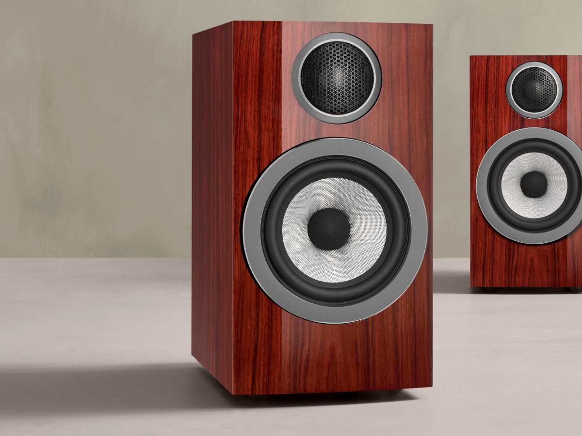 Bowers & Wilkins 707 Prestige Edition bookshelf loudspeaker offers upgraded acoustics and&nbsp;finish