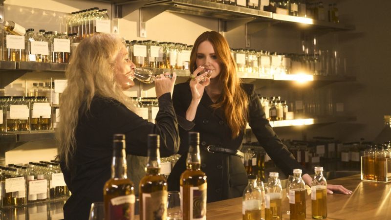 Angela D'Orazio and Karen Gillan sample Compass Box whisky