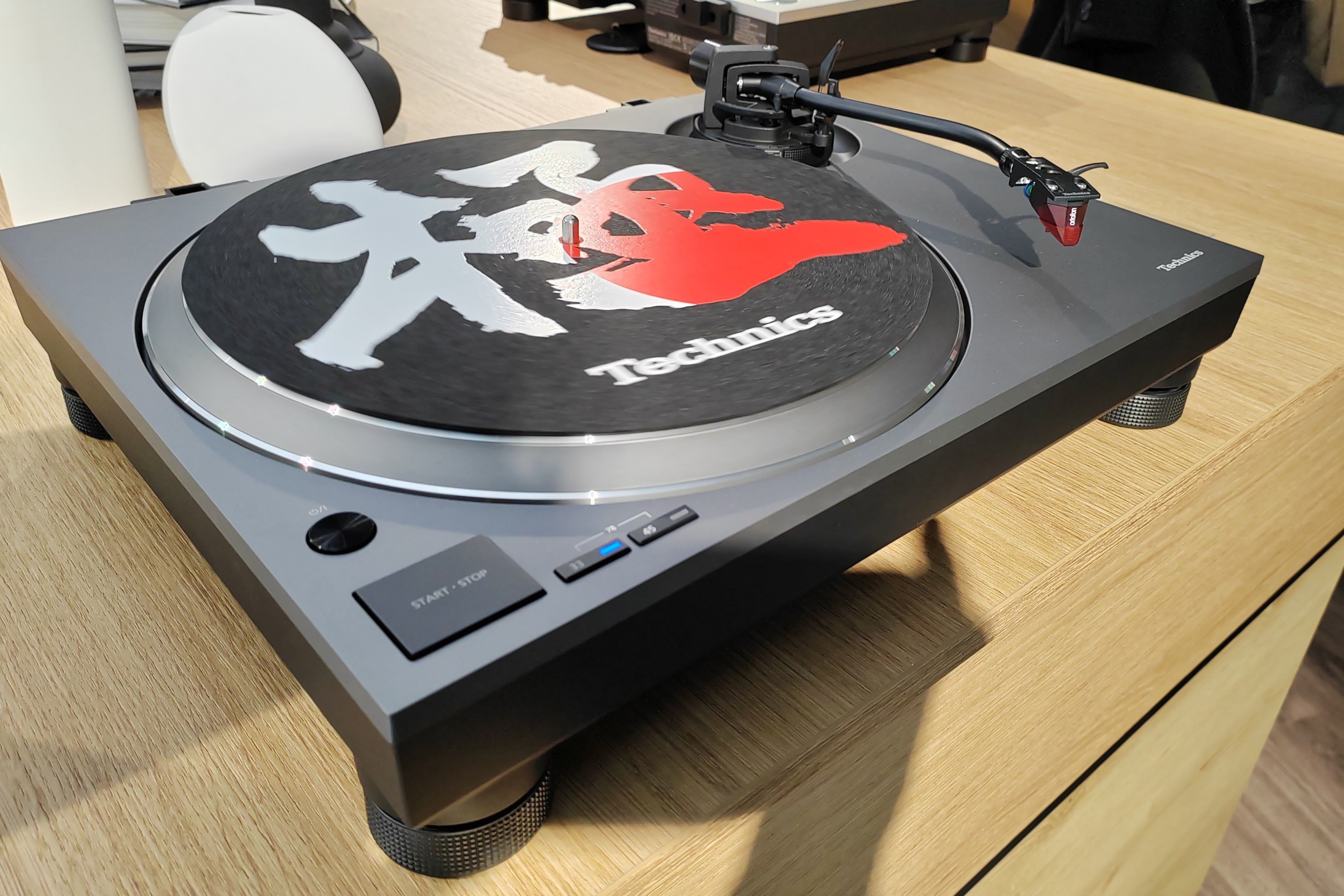 Technics SL-1500CS hands-on: New direct drive turntable promises