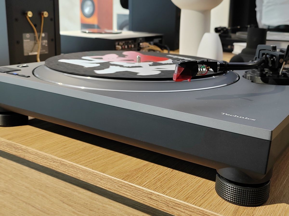 Technics SL-1500CS hands-on: New direct drive turntable promises audiophile performance for&nbsp;less