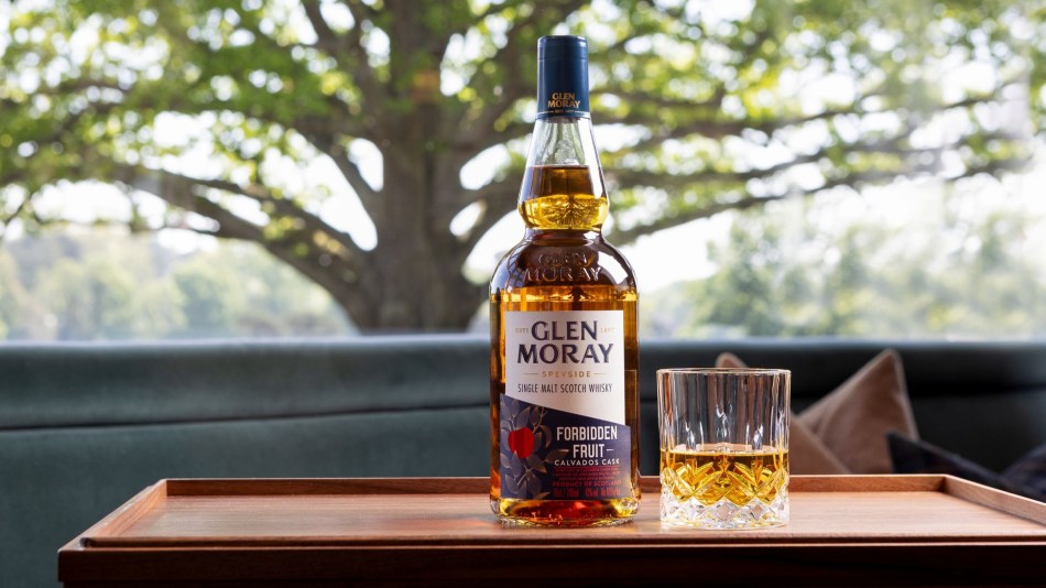 GLEN MORAY whisky FORBIDDEN FRUIT in a lifestyle setting