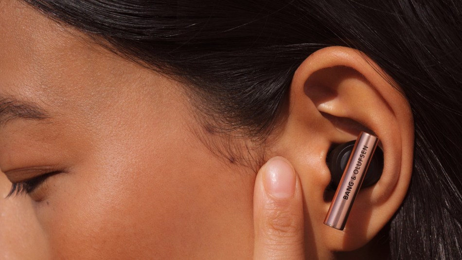 Beo Grace earbuds in Honey Gold