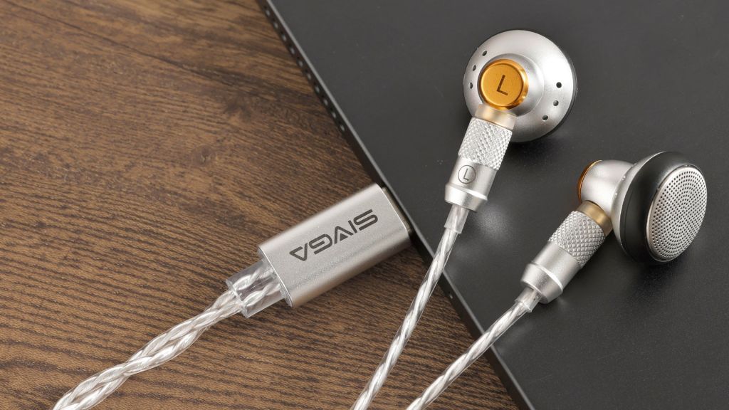 SIVGA M260 earbuds on laptop