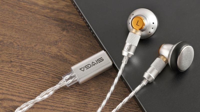 SIVGA M260 earbuds on laptop