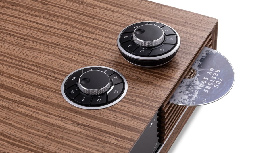 Ruark Audio Walnut detail remote CD