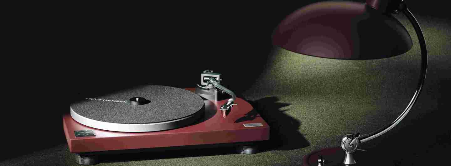 Technics SL-40CBT turntable and Fritz Hansen lamp