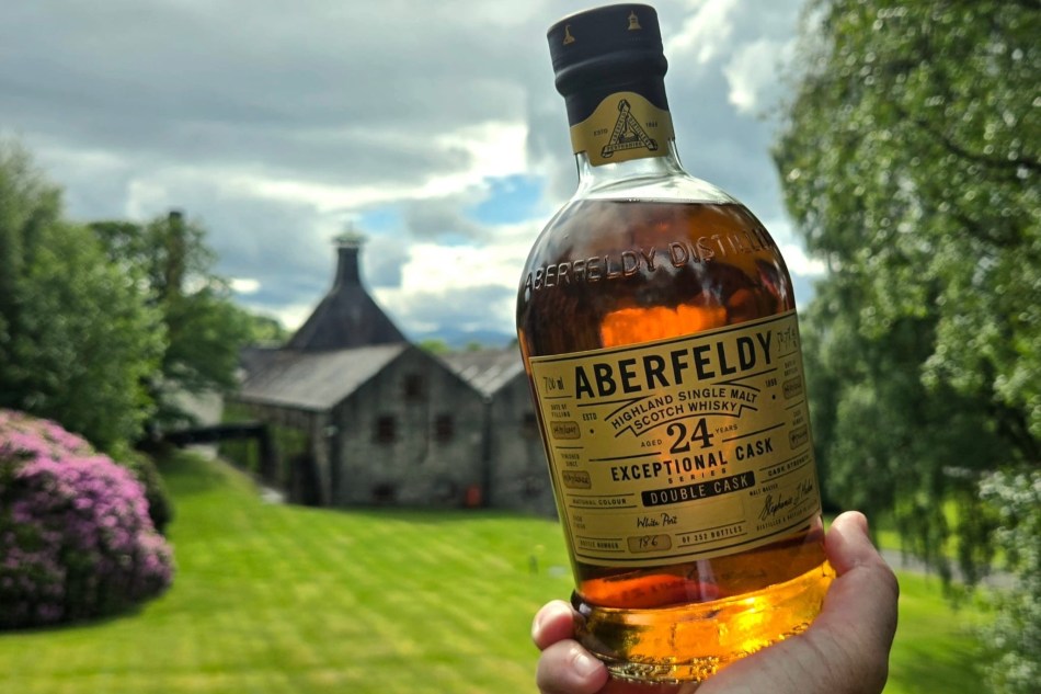Aberfeldy white port cask finished whisky in the sunlight