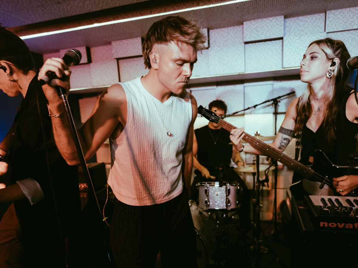 Alt-rockers Daytime TV rise and shine at Soho record shop basement surprise&nbsp;gig