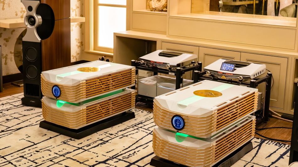 Abbingdon Music Research Luna amplifiers