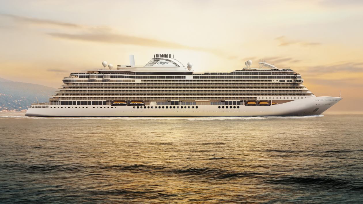 Regent Seven Seas Prestige on the ocean