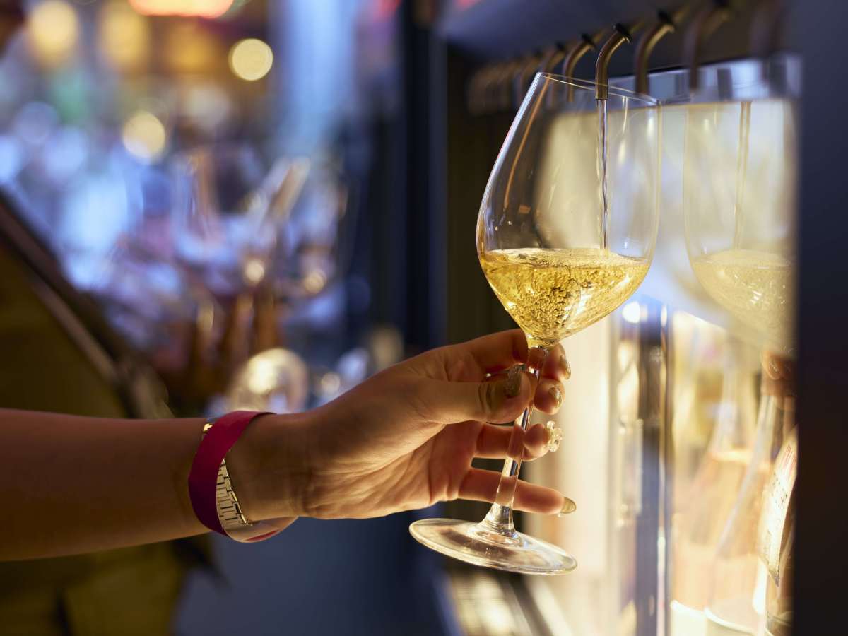 Vagabond Wines Canary Wharf review: There’s a world of wines to explore at this stylish waterside&nbsp;bar