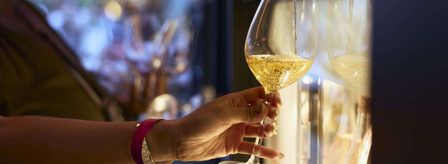 Vagabond wine pouring at Canary Wharf
