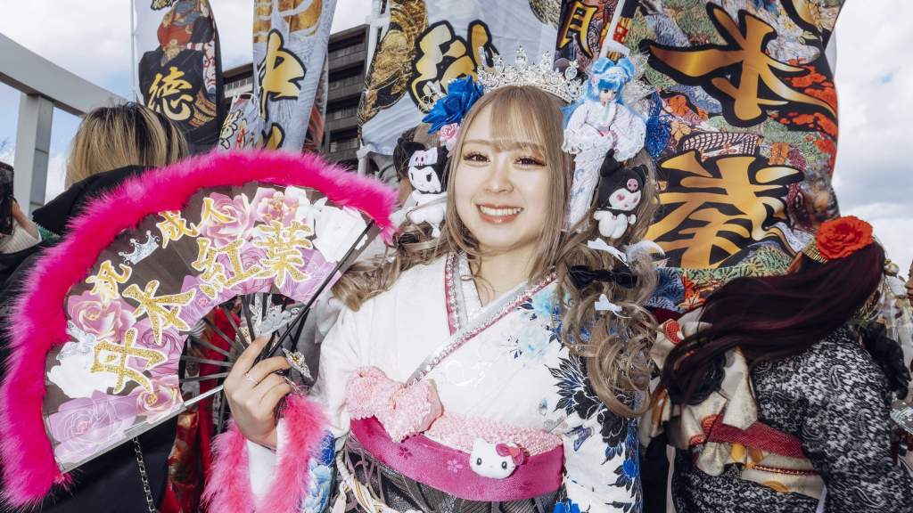 Young people celebrating Coming-Of-Age Day in Kitakyushu 11 © Nakamura Kenta