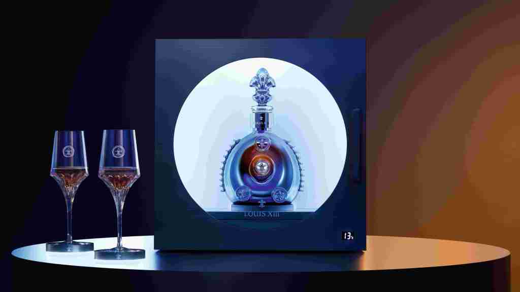 Louis XIII-Photo-Visuel-image-LOUISXIII_BLACKPEARL_COOLING-CELLAR + GLASSES