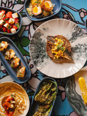 Midtown Holborn review: Big burgers, gin cocktails and seriously stylish&nbsp;surroundings