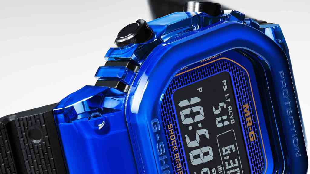 MRG-D5000 G-Shock watch detail