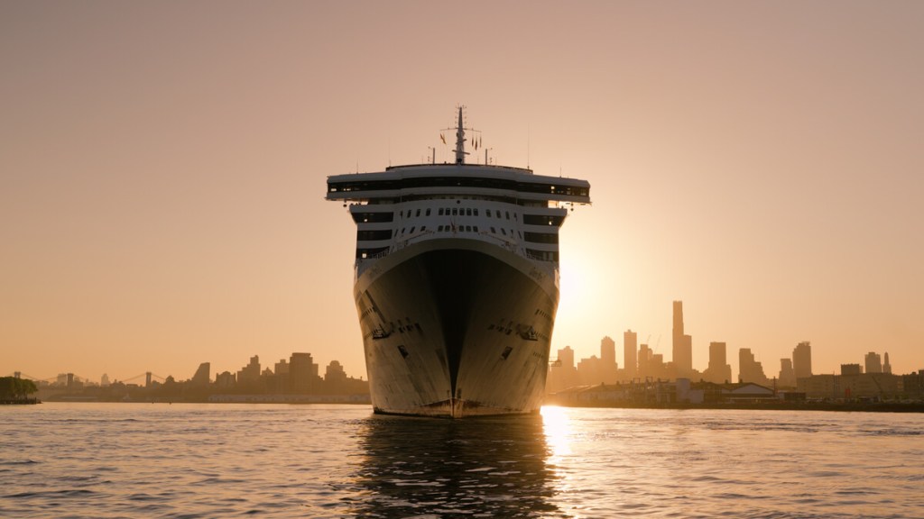 Queen Mary 2 in port
